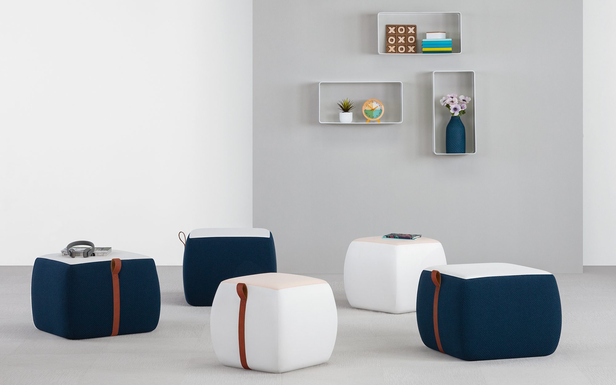 Popover Poufs Grouping
