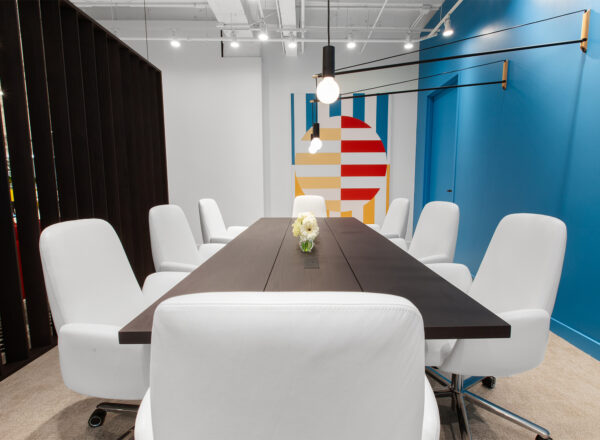 Plumeya Conference & Delen Meeting Table